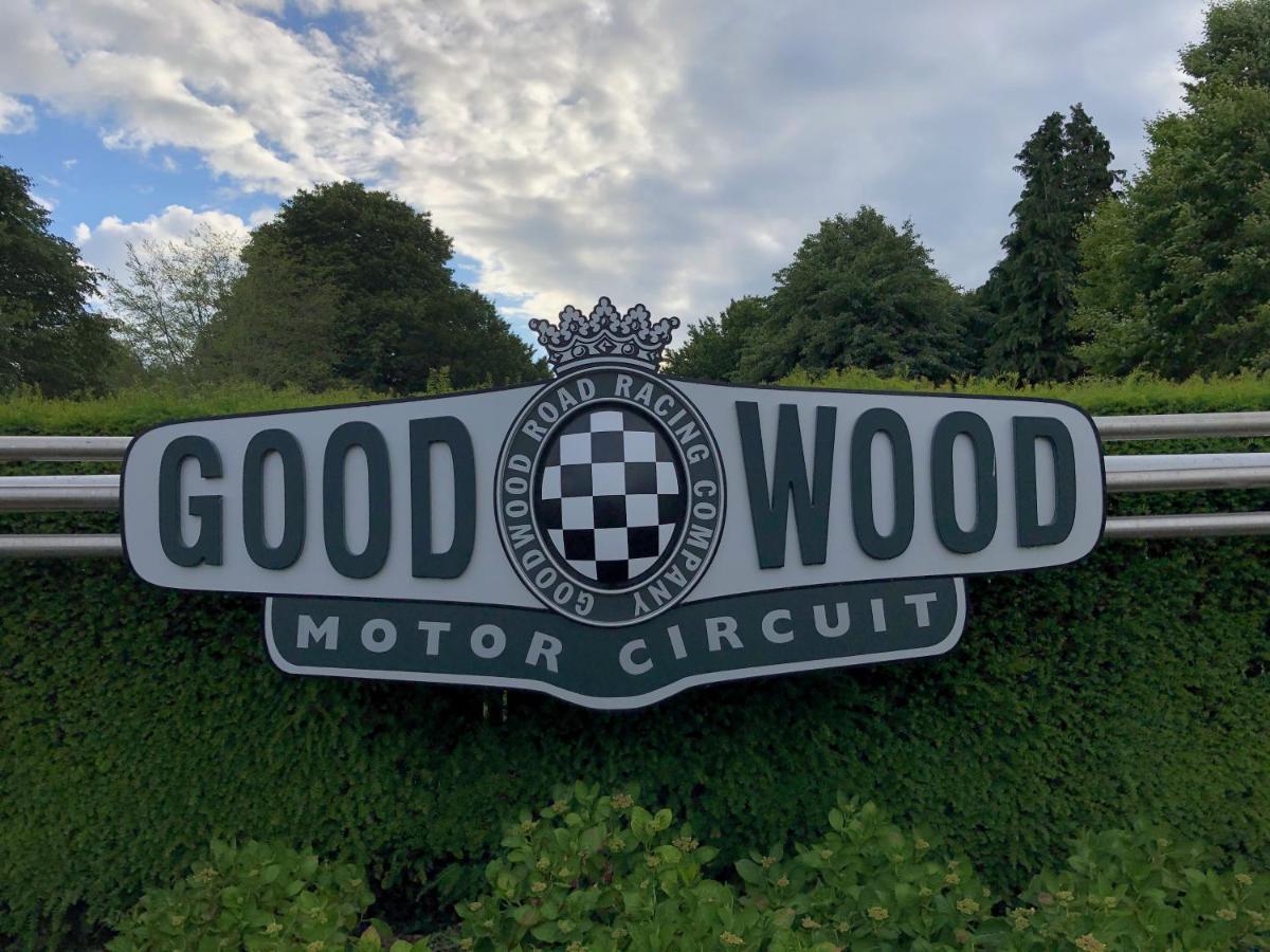 Bed and Breakfast Flint House - Goodwood Events à Chichester Extérieur photo